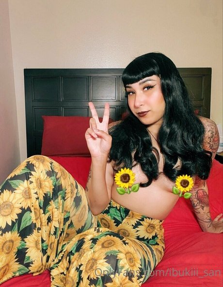 ibukiii san ポルノスター HD ギャラリー