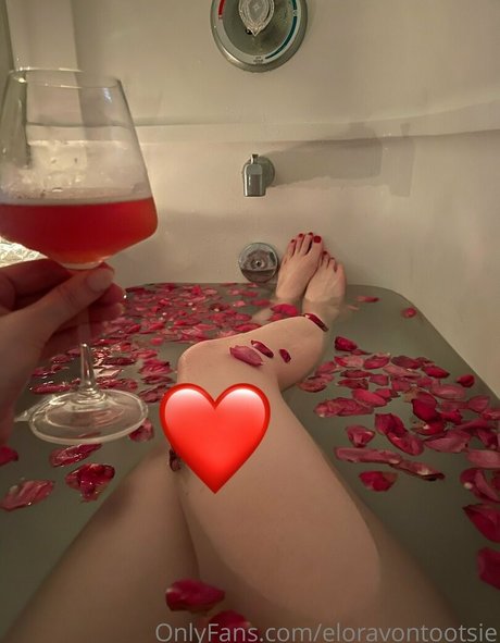 eloravontootsie ポルノスター ヌード 写真