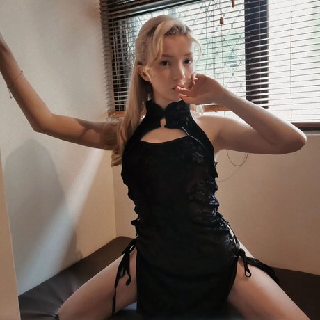 Hailun meimei 裸の女優 画像