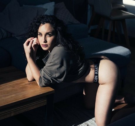 黒人ティーンオンリーファンズ セクシー裸 写真