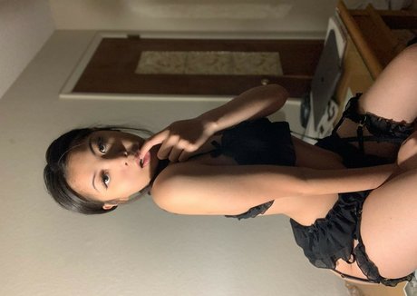 asmr 官能的なオンリーファンズ セクシーヌード 写真