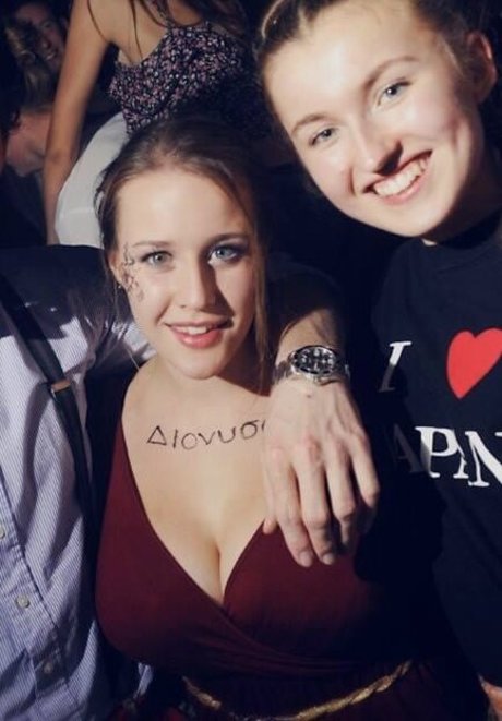 金髪オナニーオンリーファンズ セクシー裸 写真