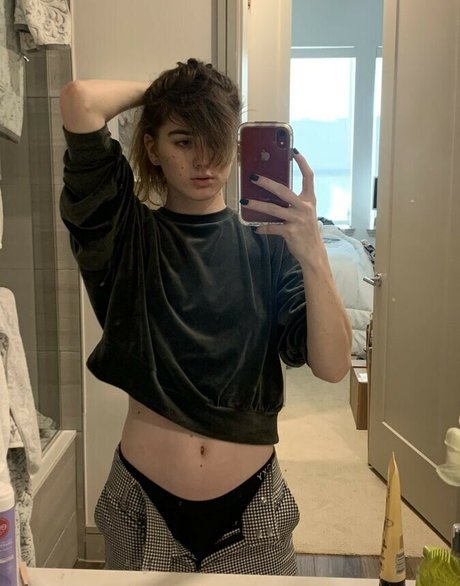 Newdle Head Bella xxx女優 ギャラリー