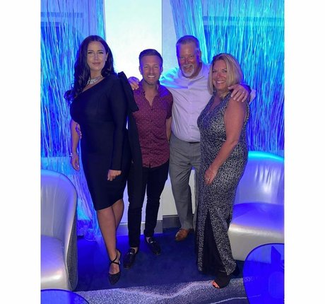 Katrina Louise Paul 素敵なスター 画像