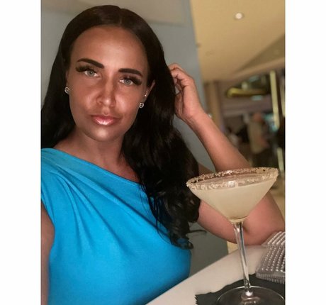 Katrina Louise Paul エロティックなポルノスター 写真