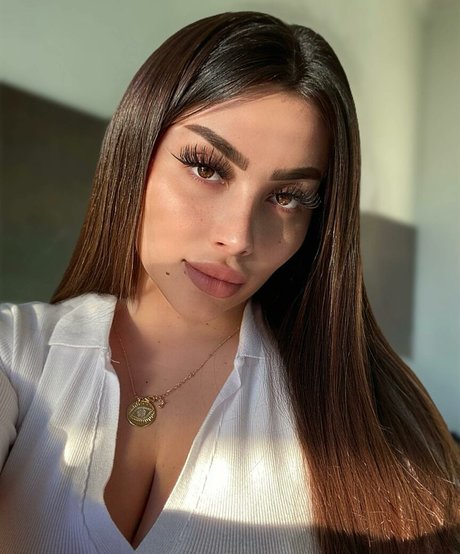 Vai Monroe ヌードのポルノスター ギャラリー