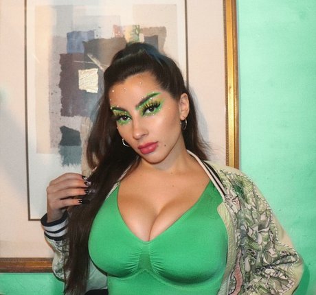 Vai Monroe ポルノスター 画像