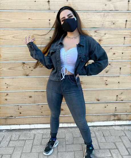 筋肉トランスオンリーファンズ ホット裸 画像