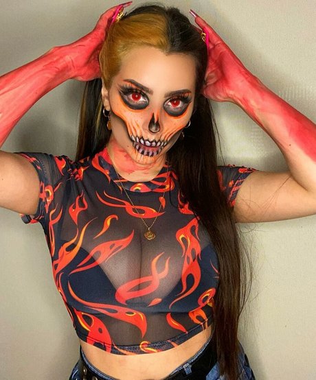 Vai Monroe ヌードモデル 写真