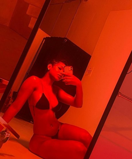 アマチュアブロンドオンリーファンズ セクシーヌード 写真