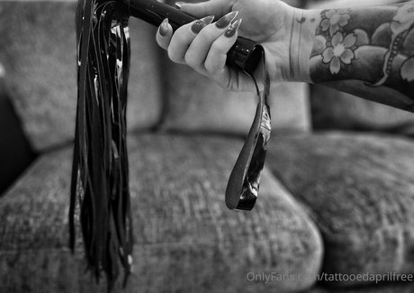 スキニーモデルオンリーファンズ 美しいヌード 写真