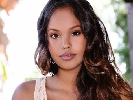 Alisha Boe 独占スター 写真