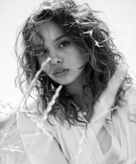 ニューハーフの乗馬オンリーファンズ アートヌード アーカイブ