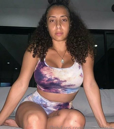 フィットネスコーチオンリーファンズ ポルノグラフィック 写真