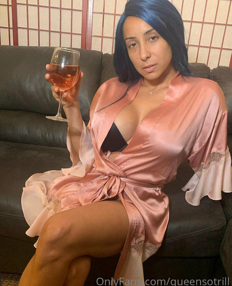 フェラチオ ティーン オンリーファンズ トップ 写真