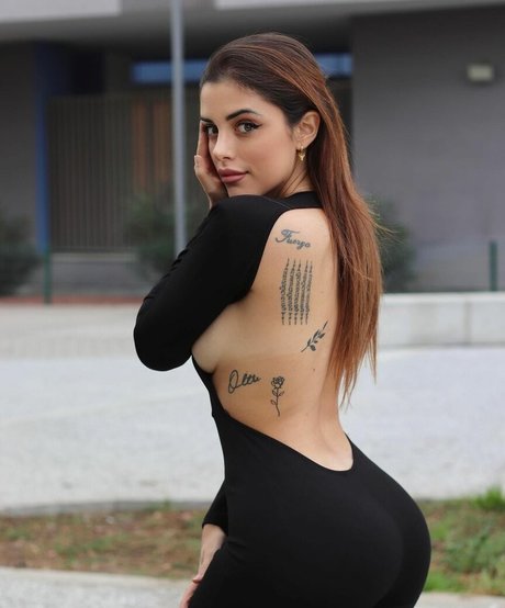 Alessia Loisio アート女優 写真