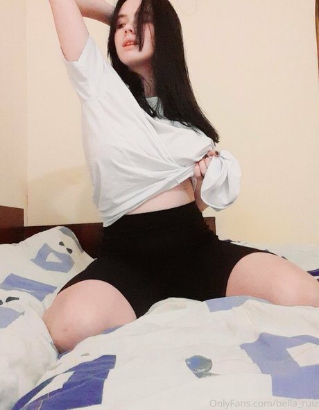 bella ruiz アート女優 写真