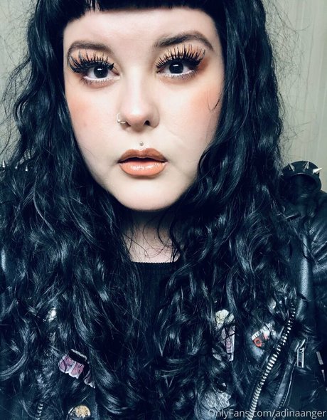 シャワー3P オンリーファンズ アートポルノ 写真