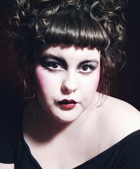 adinaanger アダルトモデル アーカイブ