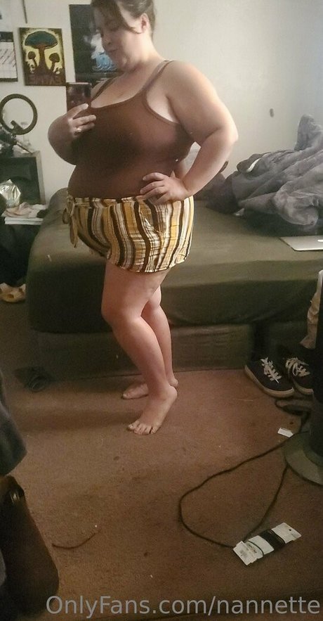 小さいチンポのシーメールオンリーファンズ 無料 画像