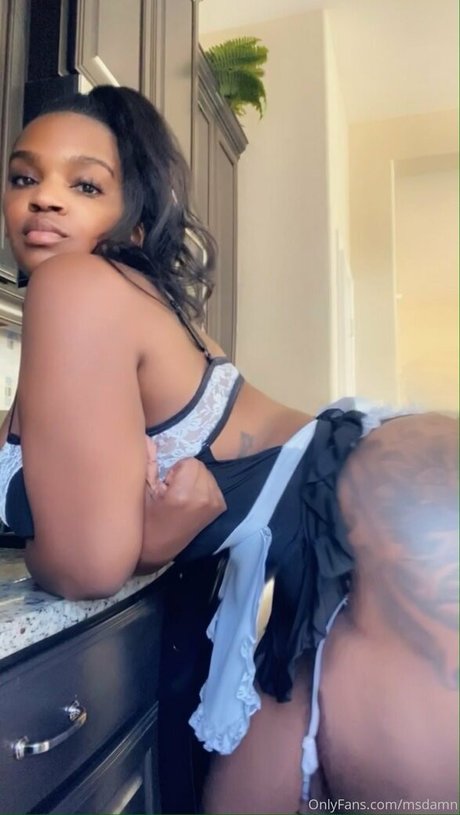 ミラーセルフィーオンリーファンズ 素敵 画像