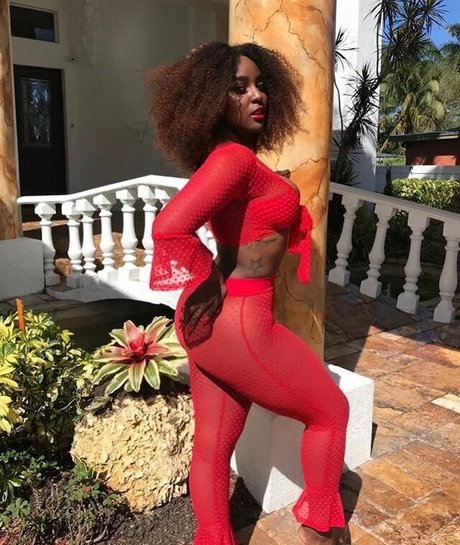 Amara La Negra 完璧なスター 写真