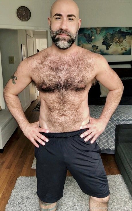 フィットネスアナルオンリーファンズ アート裸 画像