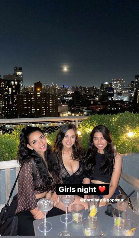 毛深い妊婦オンリーファンズ ポルノ 写真