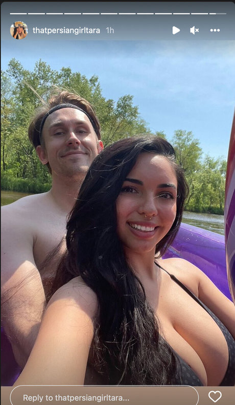 フラットオンリーファン セクシーヌード 写真