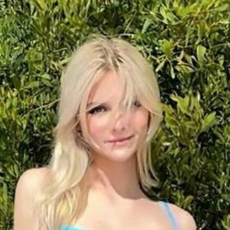 Maddie Keefe ホットモデル 画像