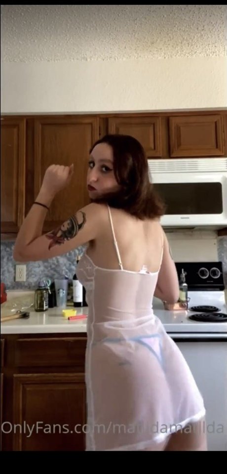 小柄な足オンリーファンズ 美しいxxx 画像