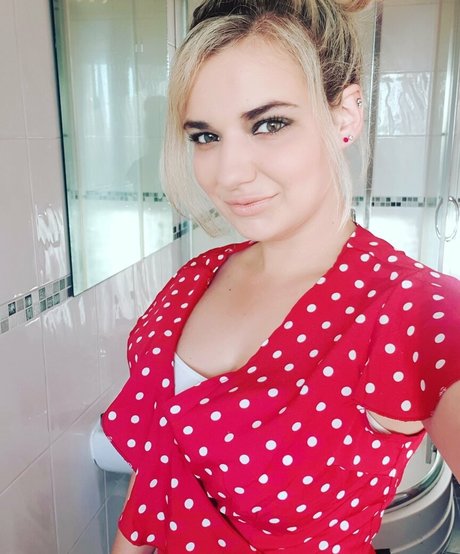 gassygirldolly ヌードスター 画像