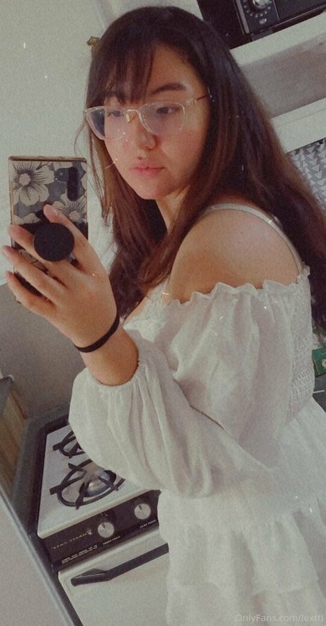 lextti トップ女優 写真