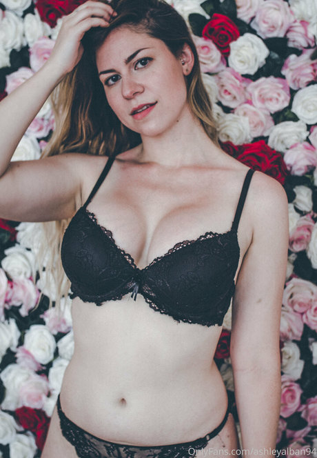 オイルを塗った巨乳オンリーファンズ 無料裸 アーカイブ