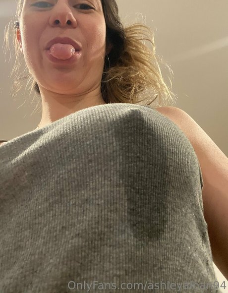 濃厚なヌードオンリーファンズ 無料ポルノ 写真