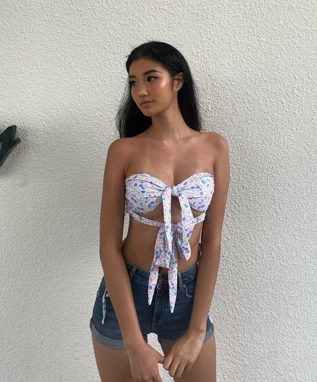 黒檀の熟女オンリーファンズ エロチック 画像