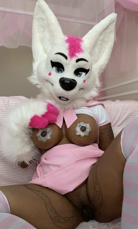 ジムガールズオンリーファンズ ヌード 画像