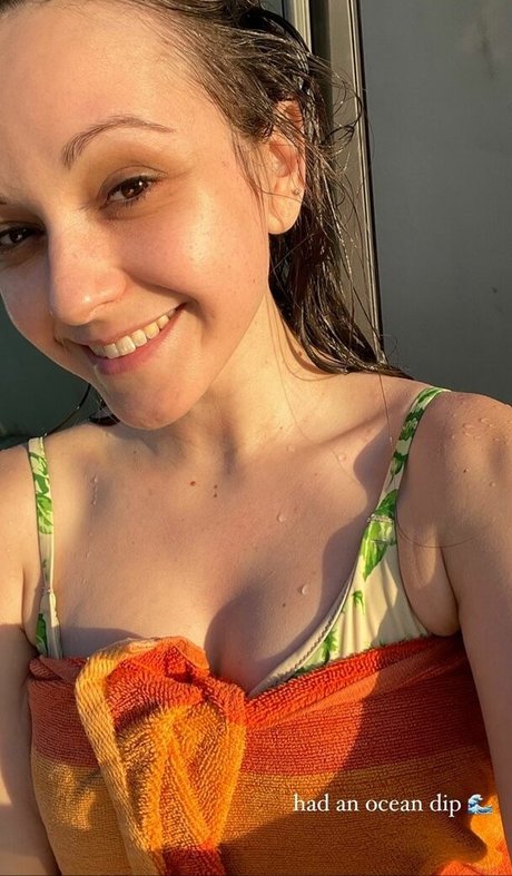 カーリーエボニーオンリーファンズ 無料 写真