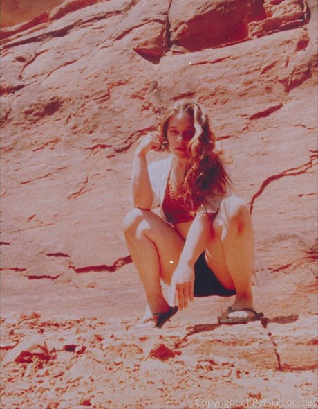 黒髪の熟女オンリーファンズ セクシーヌード アーカイブ