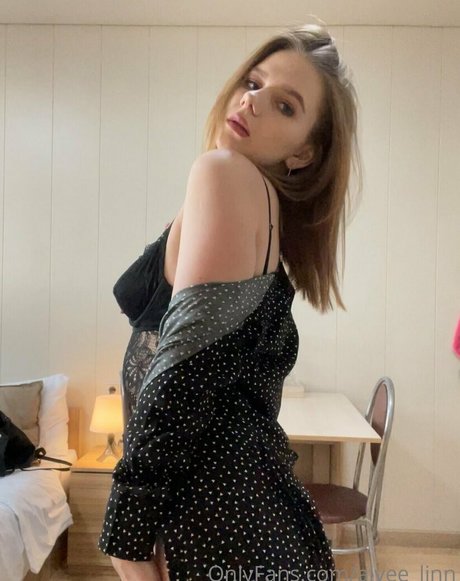 aivee linn アダルトスター 写真