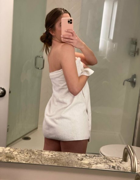 twerkbot ポルノスター ヌード 写真