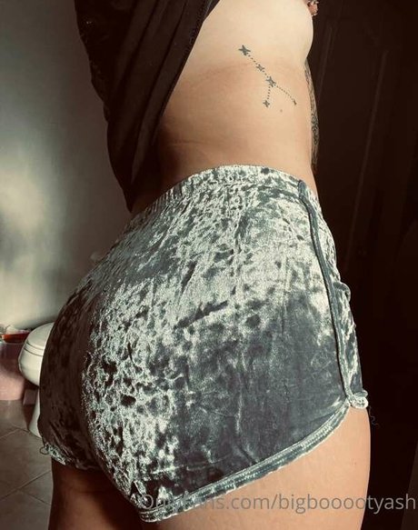 Ashley Sikes 完璧なモデル 写真