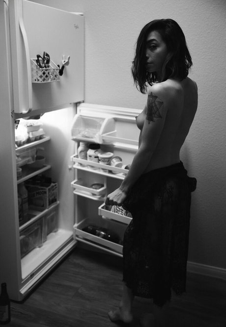 赤毛の痩せたオンリーファンズ ホット裸 ギャラリー