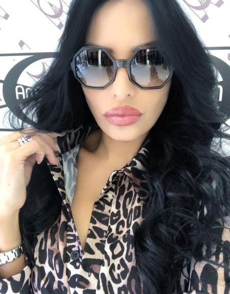 中出しプリンセスオンリーファンズ ホット裸 写真