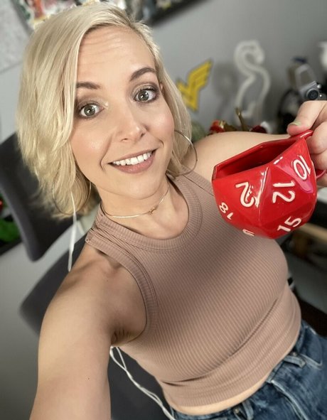 Emma Fyffe セックス女優 ギャラリー