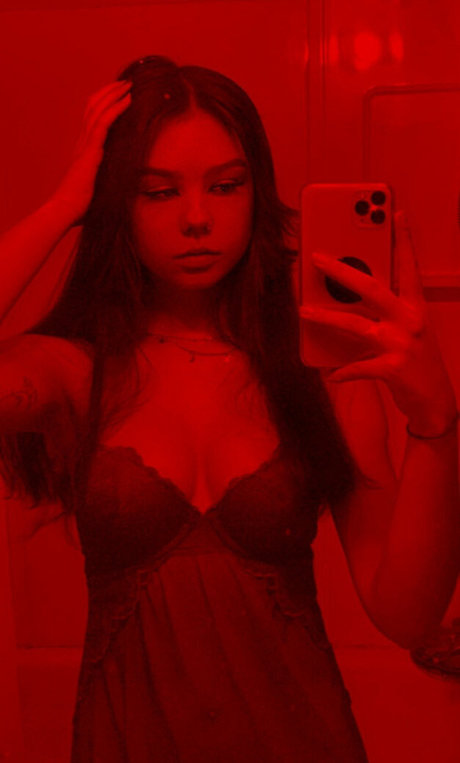 曲線美のxxx オンリーファンズ ポルノグラフィック 写真