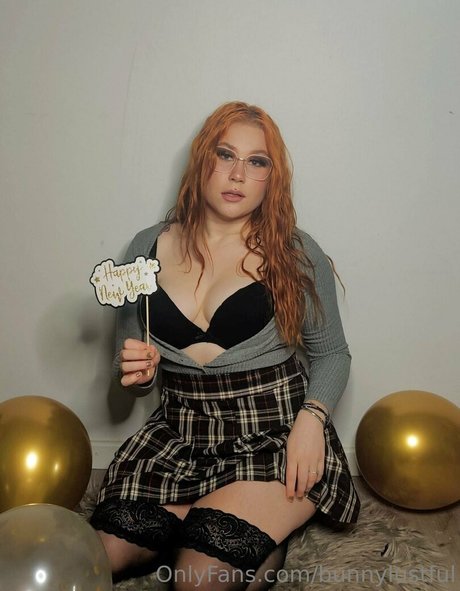 曲線美のブロンドオンリーファンズ 美しい アーカイブ