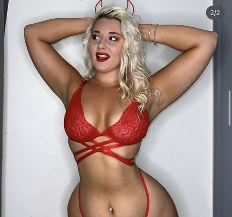 赤毛のセックスオンリーファンズ HD 画像