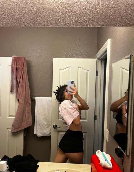 alexandra 999 高品質モデル 写真