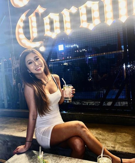 Jinnnyk 裸の女優 画像